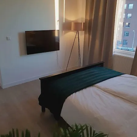 Apartment At The Harbour Free Sauna & Bikes *